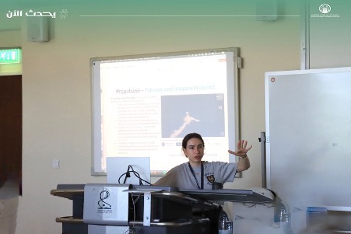 photo of Mailys Buquet during her lecture
